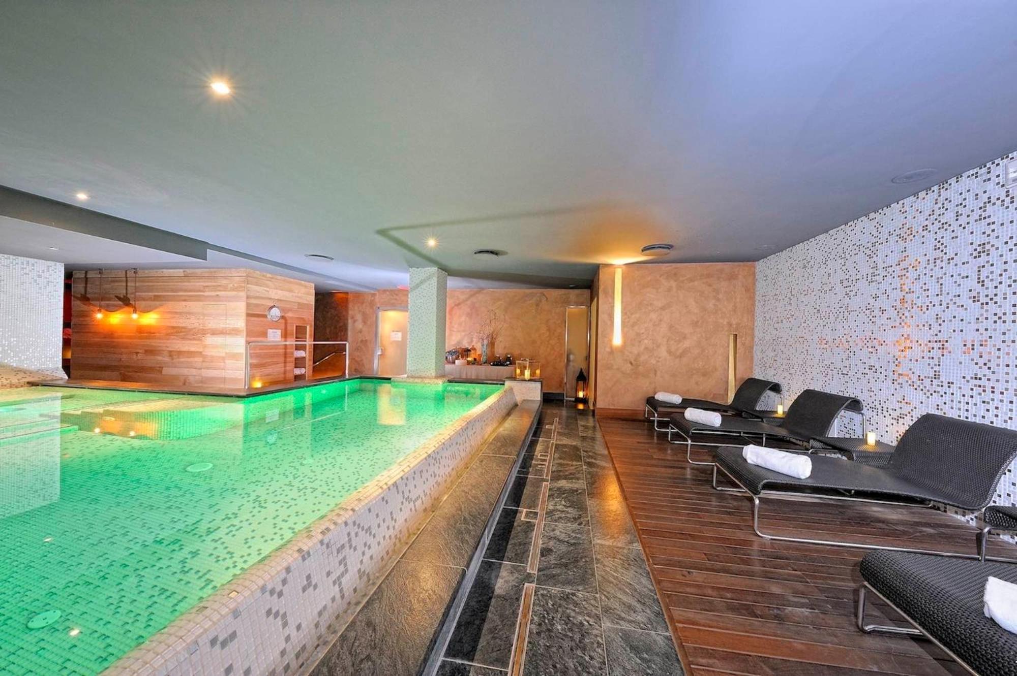 Hotel Dv Boutique & 4*